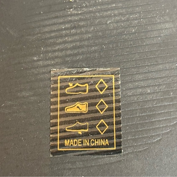 MATT & NAT Sz 40 Pointy Toe Vegan Leather Slingback Sandals Low Heel in Red - Picture 5 of 10